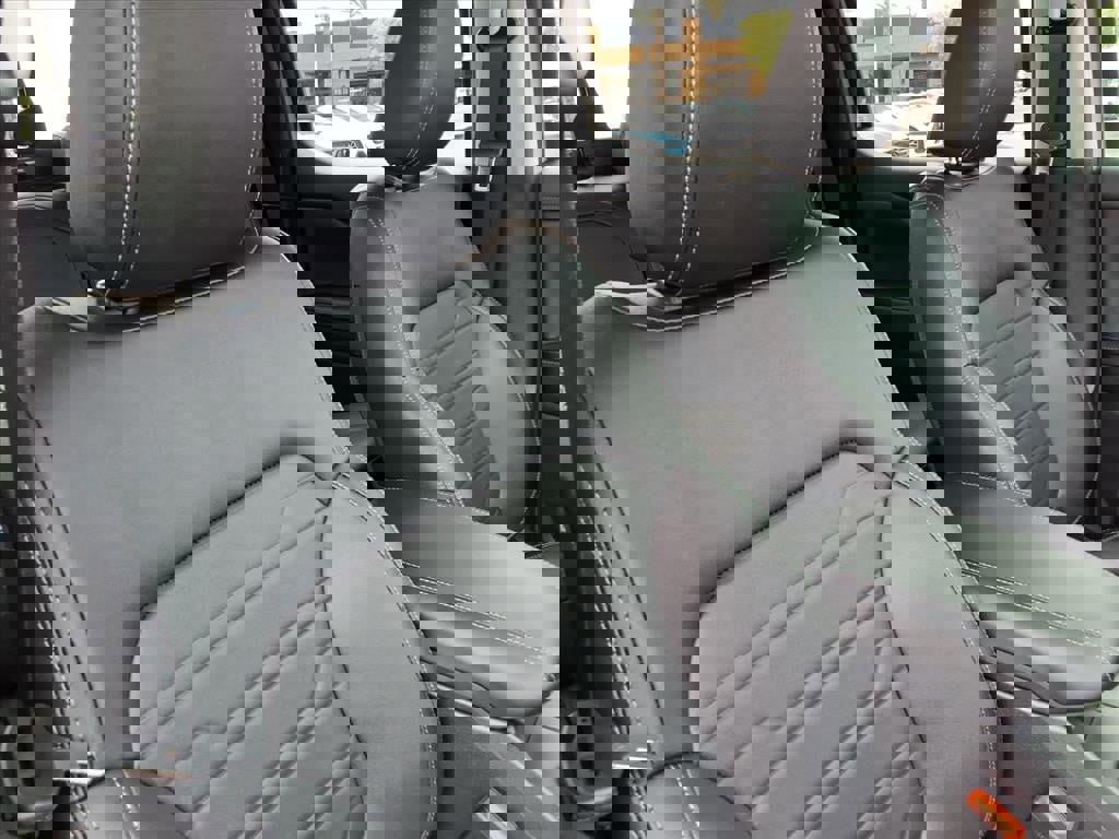 Certified 2025 Ford Ranger Lariat w/ Convenience Package image 12