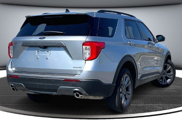 Certified 2024 Ford Explorer XLT w/ Equipment Group 202A AWD/4WD image 6