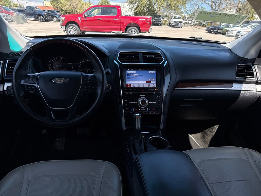Certified 2017 Ford Explorer Platinum image 5