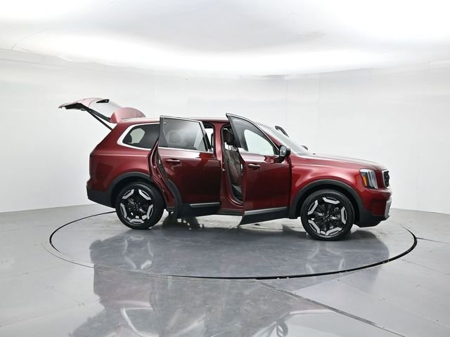 Used 2023 Kia Telluride EX w/ EX Captain's Chair Package FWD image 51