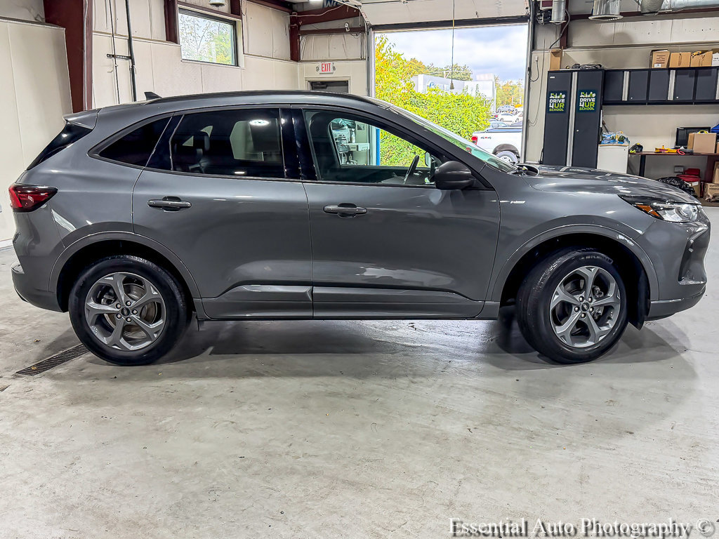 Certified 2024 Ford Escape ST-Line w/ Tech Pack #1 AWD/4WD image 8