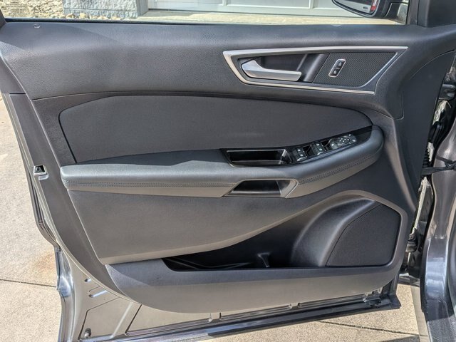 Certified 2019 Ford Edge SEL FWD image 12