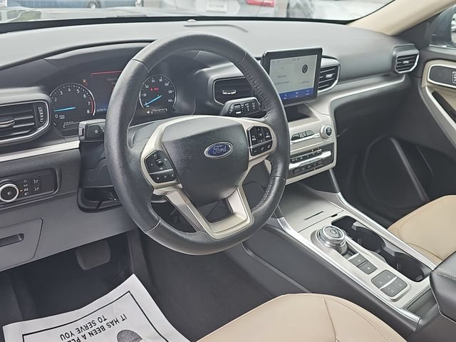 Certified 2024 Ford Explorer XLT w/ Equipment Group 202A RWD image 17