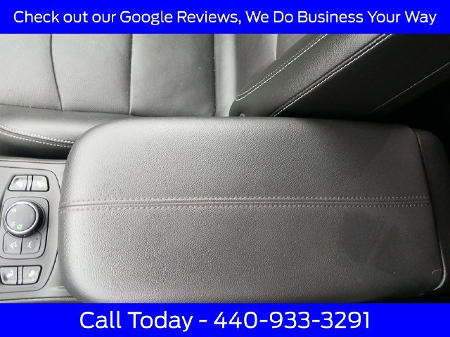 Used 2024 GMC Terrain SLT AWD/4WD image 29