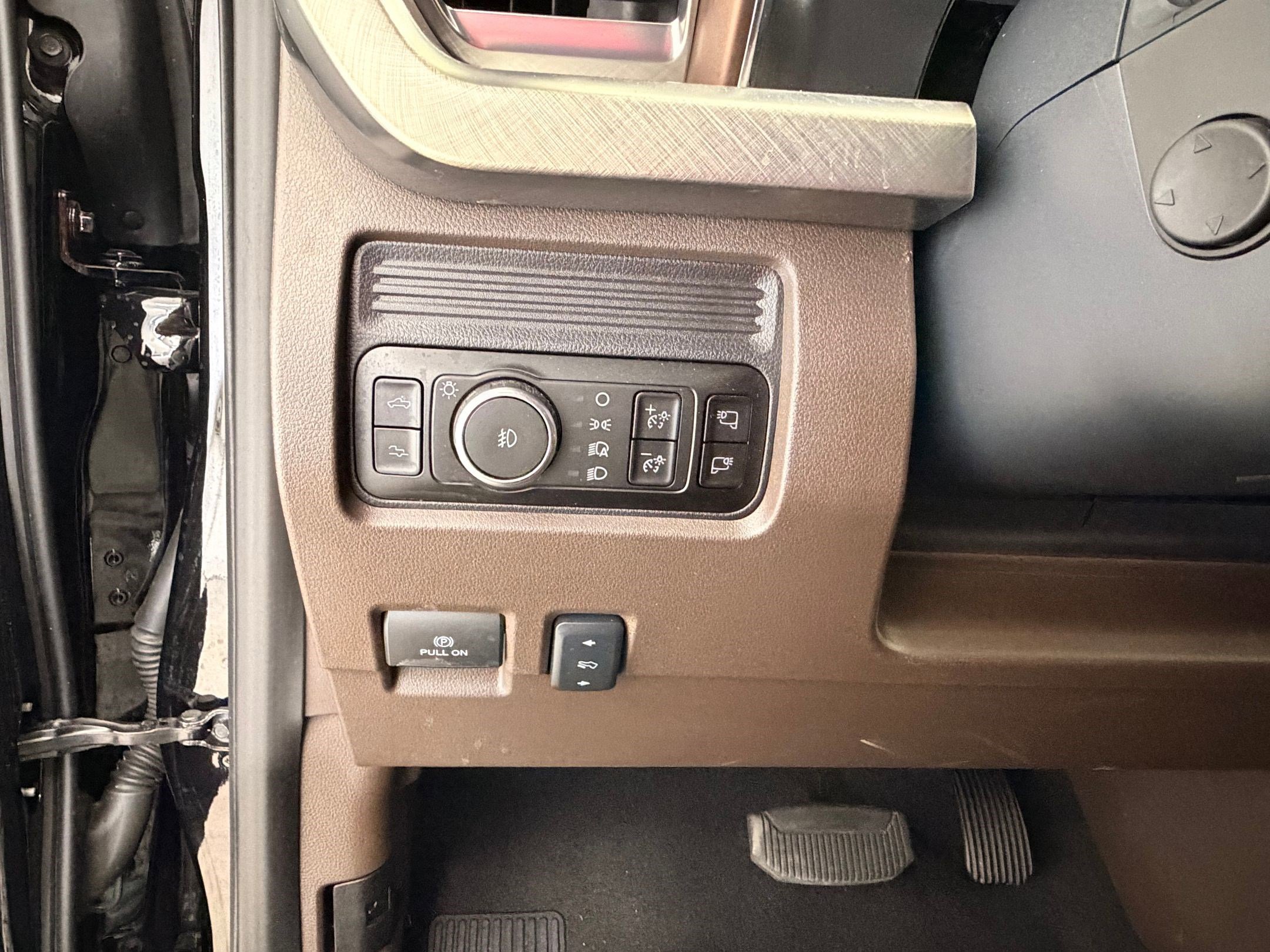 Certified 2025 Ford F350 King Ranch image 18