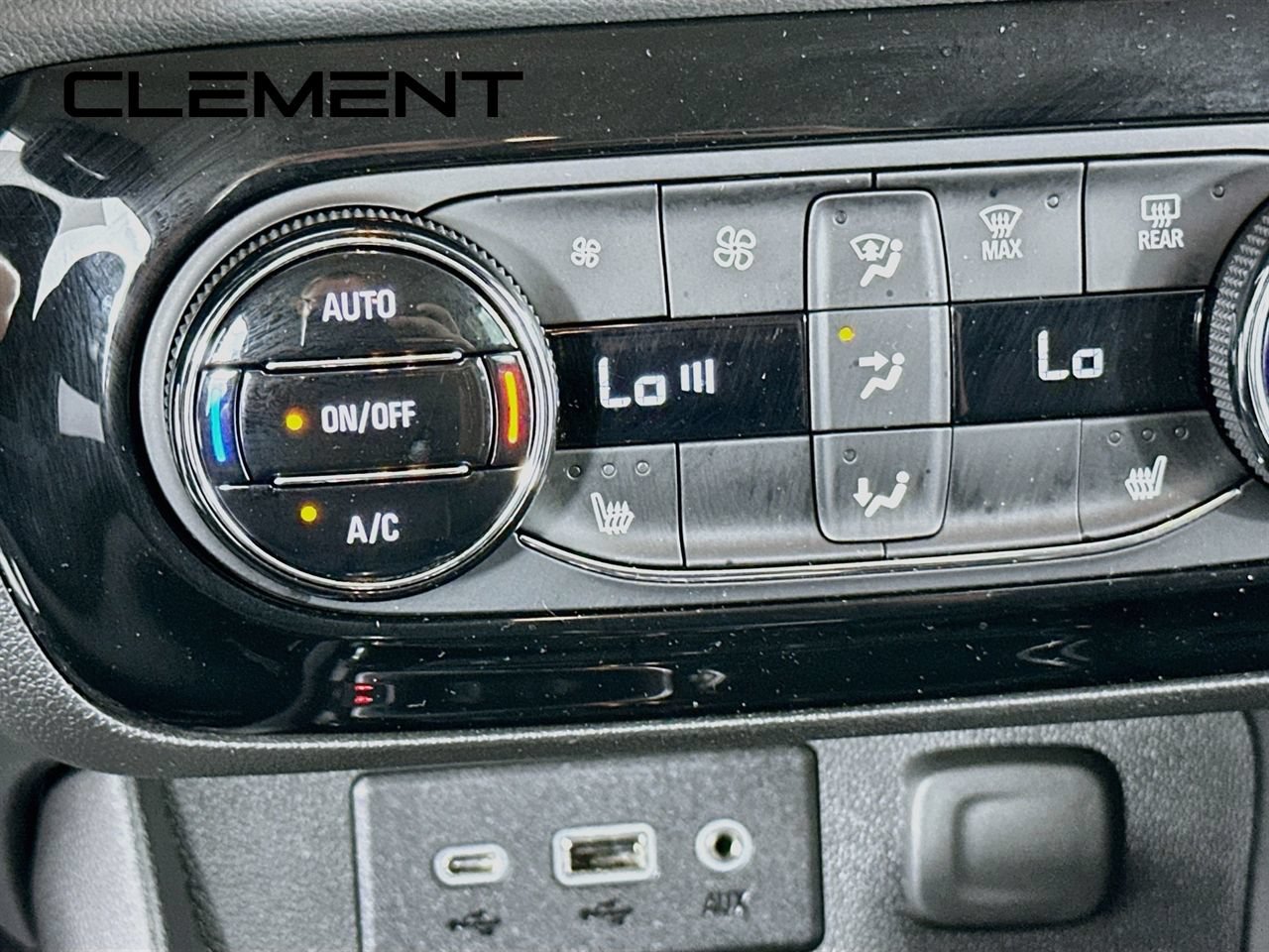 Used 2023 Buick Encore GX Select w/ Sport Touring Package FWD image 23
