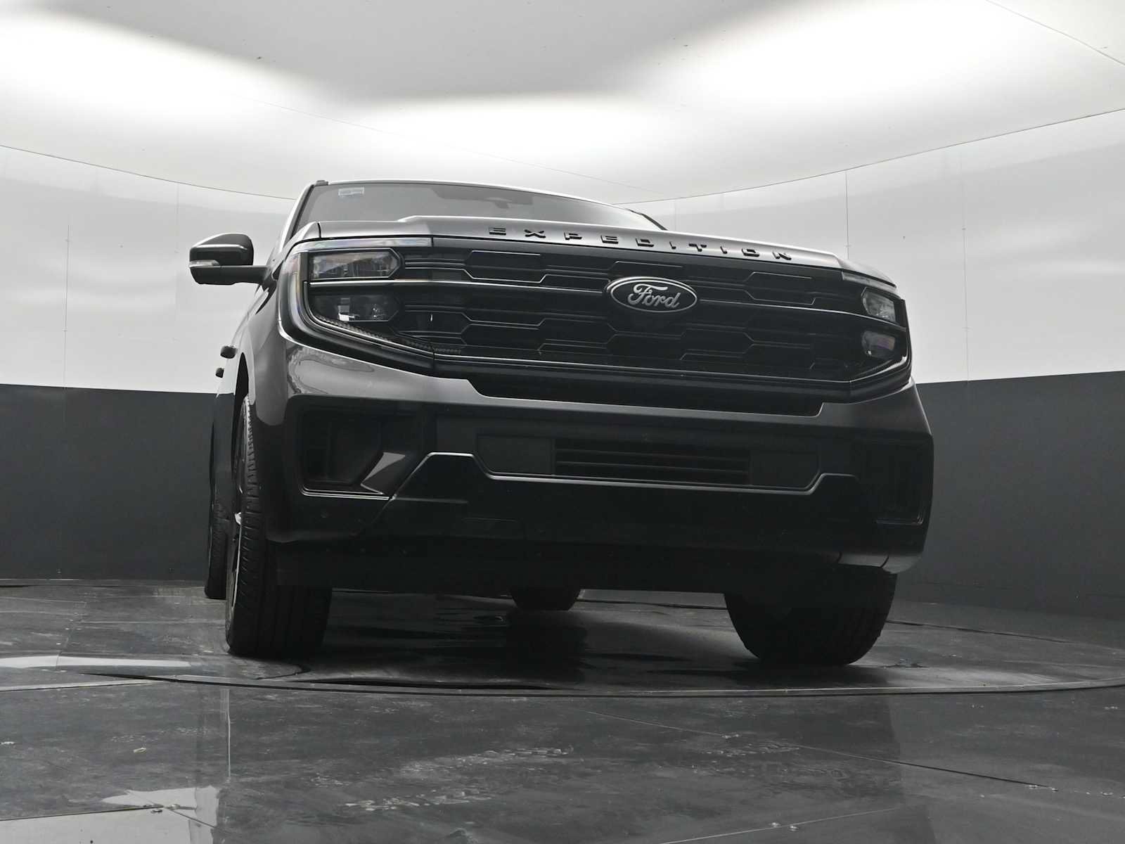 Certified 2025 Ford Expedition Platinum w/ Stealth Appearance Package AWD/4WD image 37