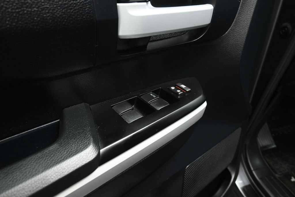 Used 2018 Toyota Tundra SR5 RWD image 10
