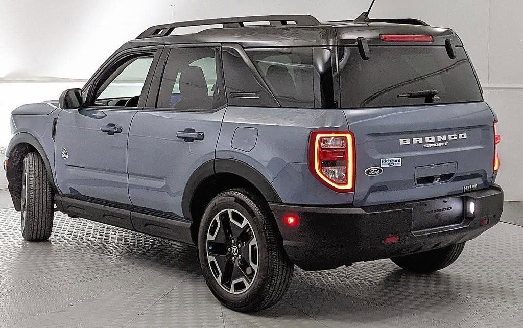 Certified 2024 Ford Bronco Sport Outer Banks w/ Tech Package AWD/4WD image 4