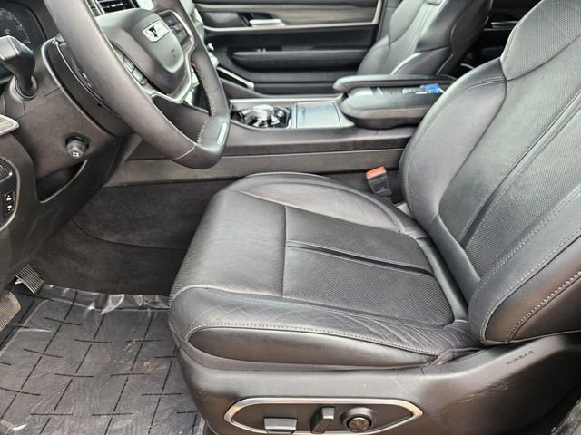 Used 2024 Jeep Wagoneer Series II w/ Flexible Seating Group image 33