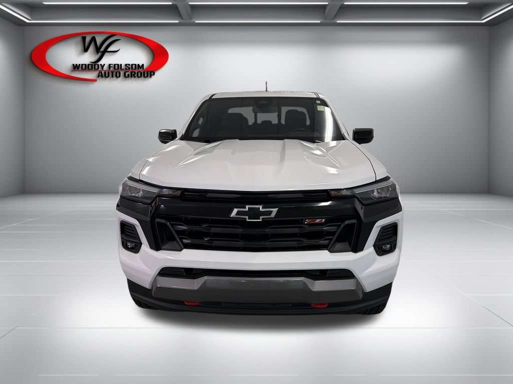 Used 2025 Chevrolet Colorado Z71 w/ Z71 Convenience Package 2 AWD/4WD image 2