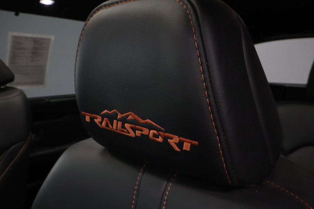 Used 2025 Honda Pilot TrailSport image 36