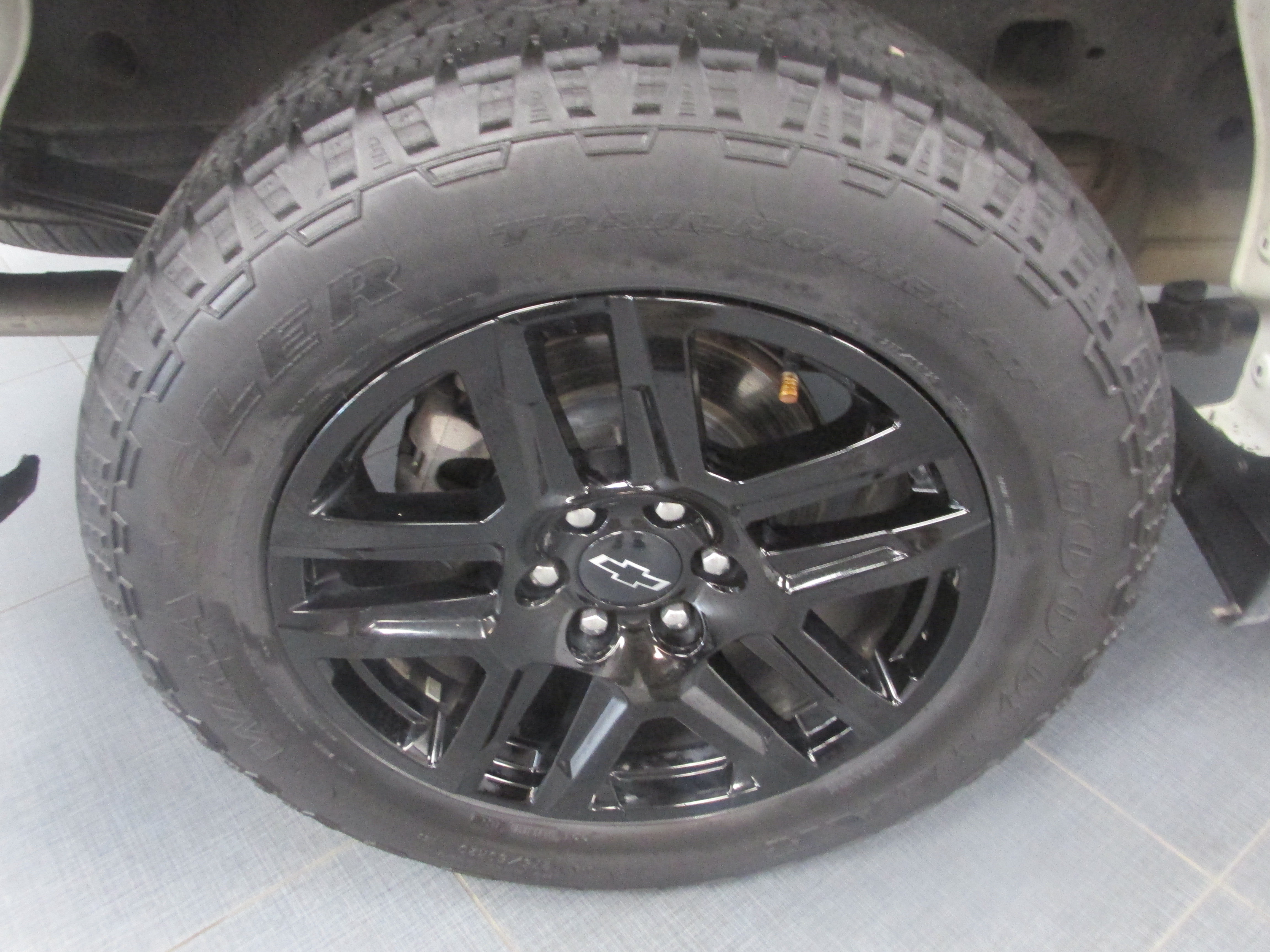 Used 2023 Chevrolet Silverado 1500 RST w/ Z71 Off-Road Package AWD/4WD image 16