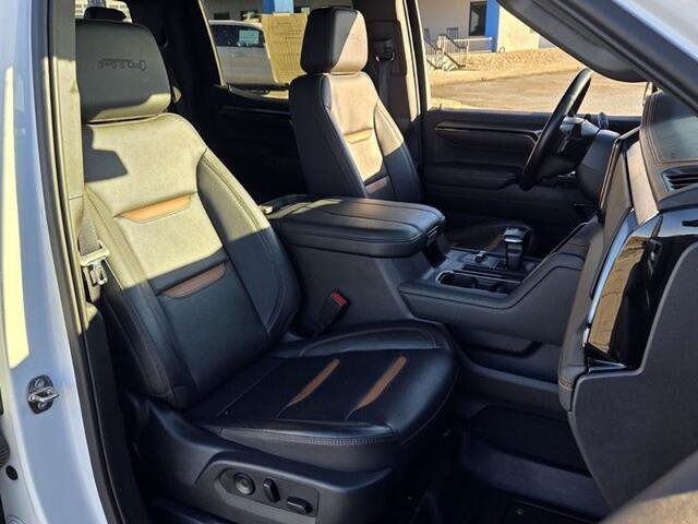 Used 2023 GMC Sierra 1500 AT4 AWD/4WD image 15