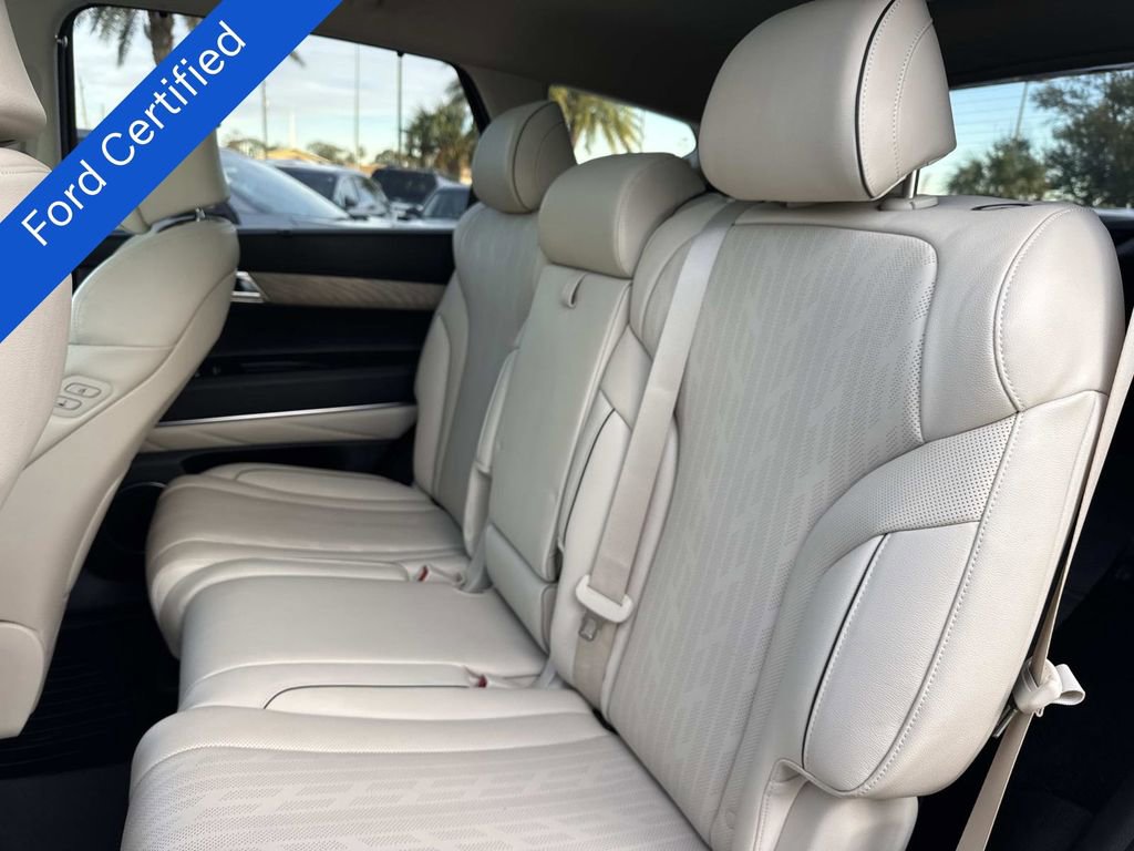 Used 2024 Genesis GV80 3.5T w/ Advanced Package image 17