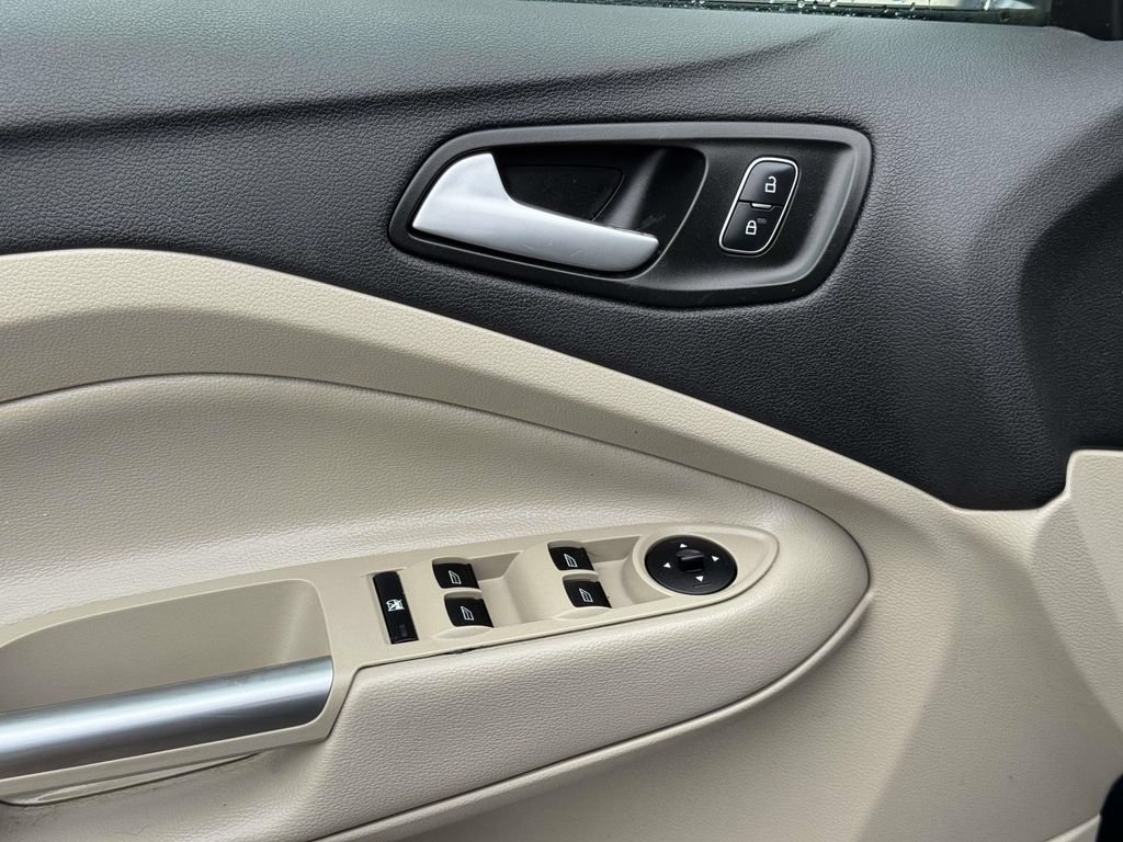 Certified 2018 Ford Escape SE AWD/4WD image 17