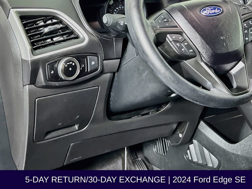 Certified 2024 Ford Edge SE w/ Black Appearance Package AWD/4WD image 12
