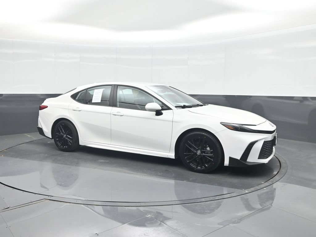 Used 2025 Toyota Camry SE FWD image 11