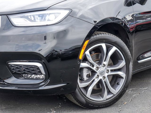 Used 2024 Chrysler Pacifica Pinnacle AWD/4WD image 4