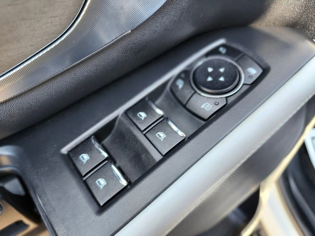 Certified 2025 Ford Expedition Platinum image 19