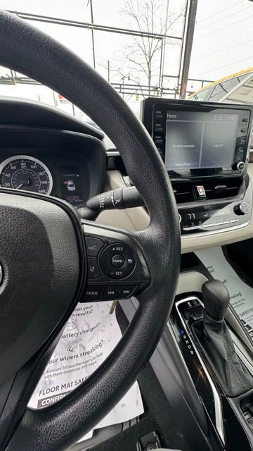 Used 2022 Toyota Corolla LE image 17