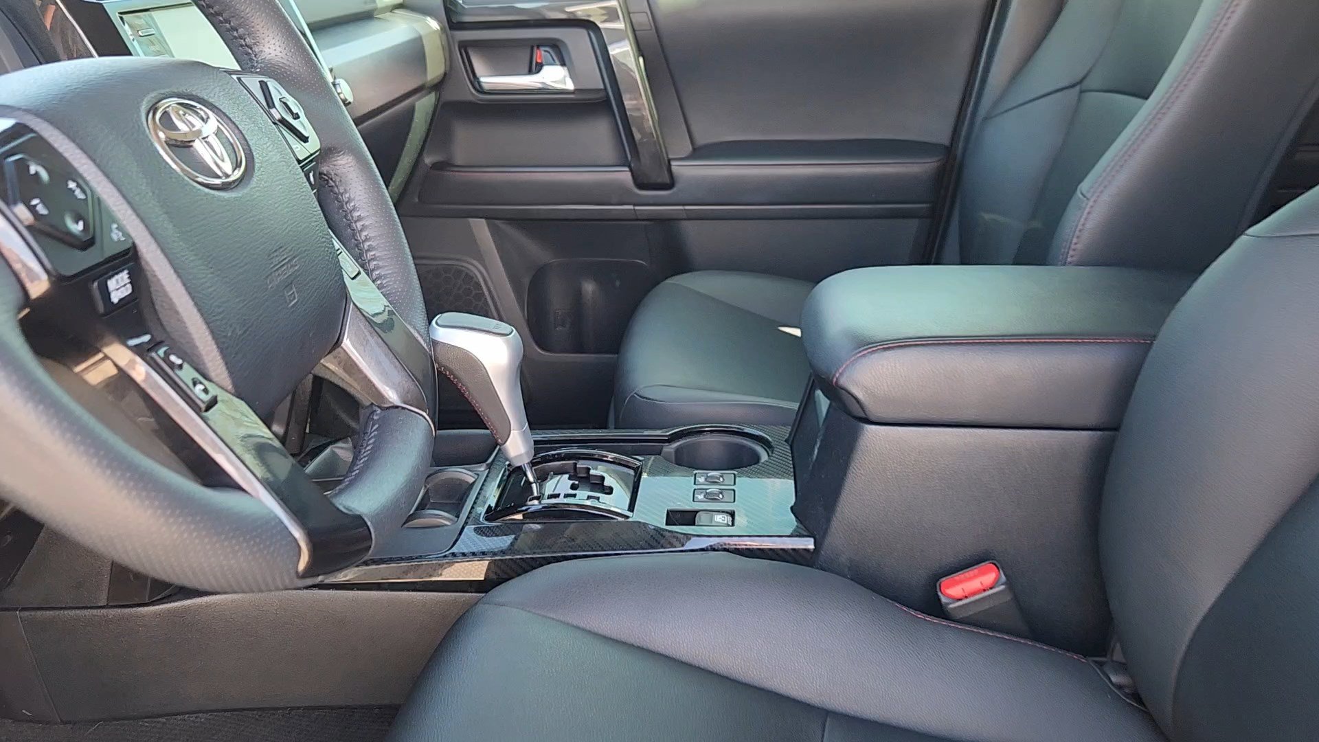 Used 2021 Toyota 4Runner TRD Off-Road Premium w/ Moonroof Package AWD/4WD image 31