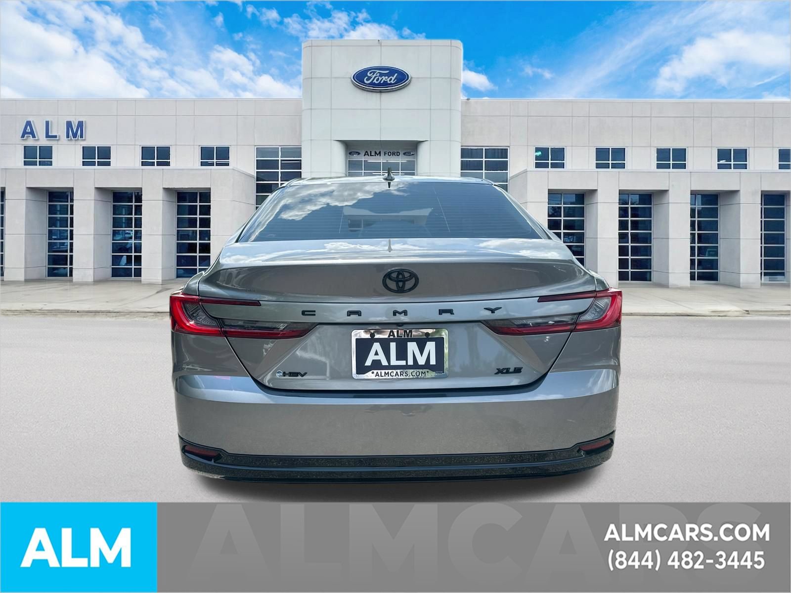 Used 2026 Toyota Camry XLE FWD image 6