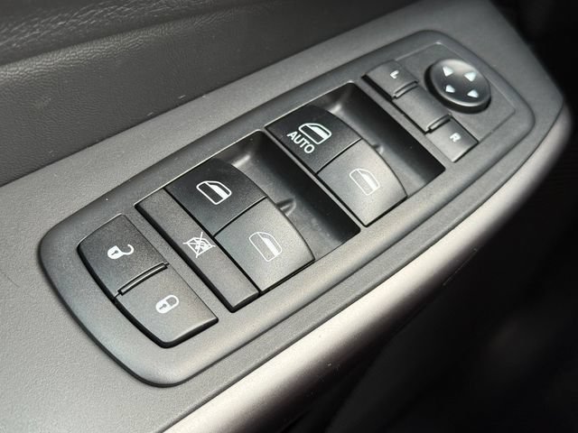 Used 2019 Jeep Cherokee Latitude w/ Popular Appearance Group FWD image 21