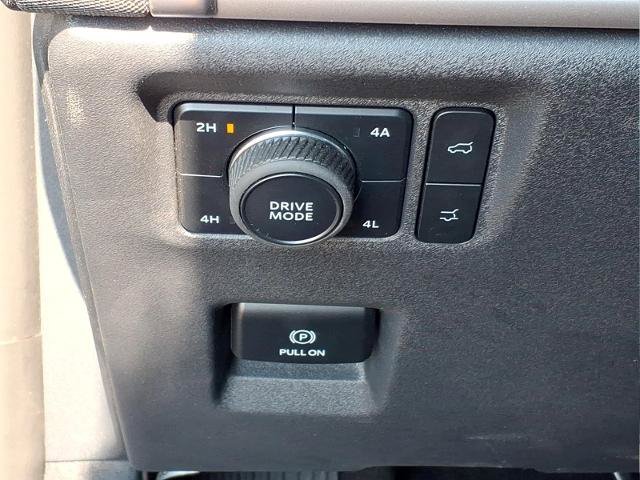 Certified 2025 Ford Expedition Active AWD/4WD image 25