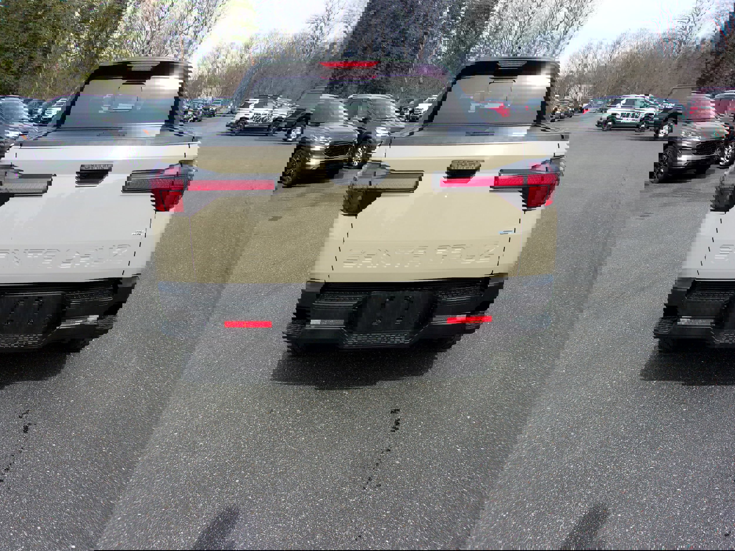 Used 2023 Hyundai Santa Cruz SEL w/ Activity Package image 4