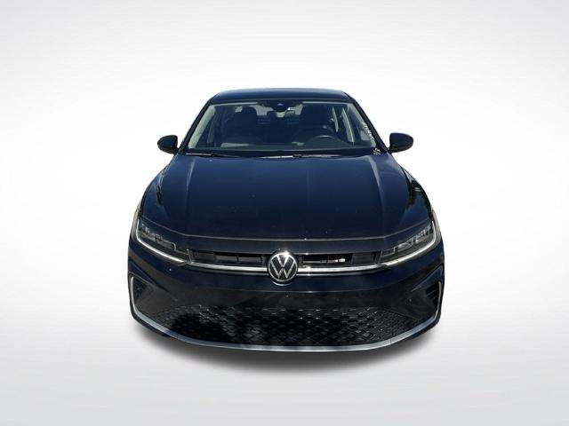 Used 2025 Volkswagen Jetta SE FWD image 3