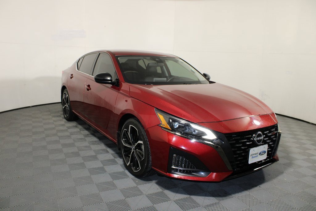 Used 2023 Nissan Altima 2.5 SR