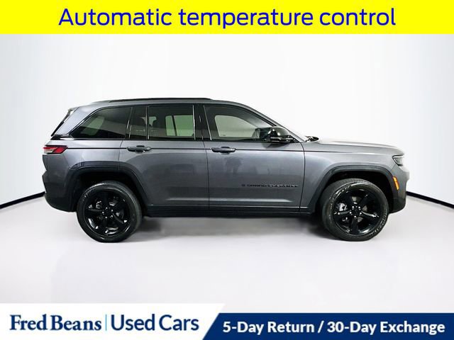 Used 2023 Jeep Grand Cherokee Altitude image 6