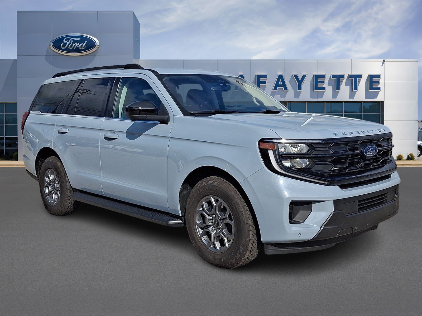 Certified 2025 Ford Expedition Active AWD/4WD image 1