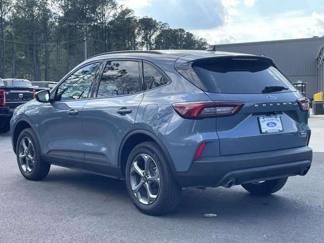 Certified 2025 Ford Escape ST-Line w/ Cold Weather Package image 3