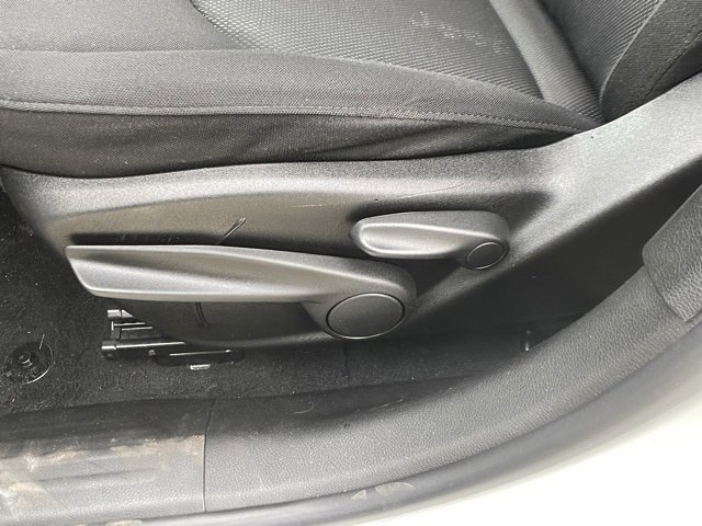 Used 2017 Jeep Renegade Latitude w/ Cold Weather Group image 15