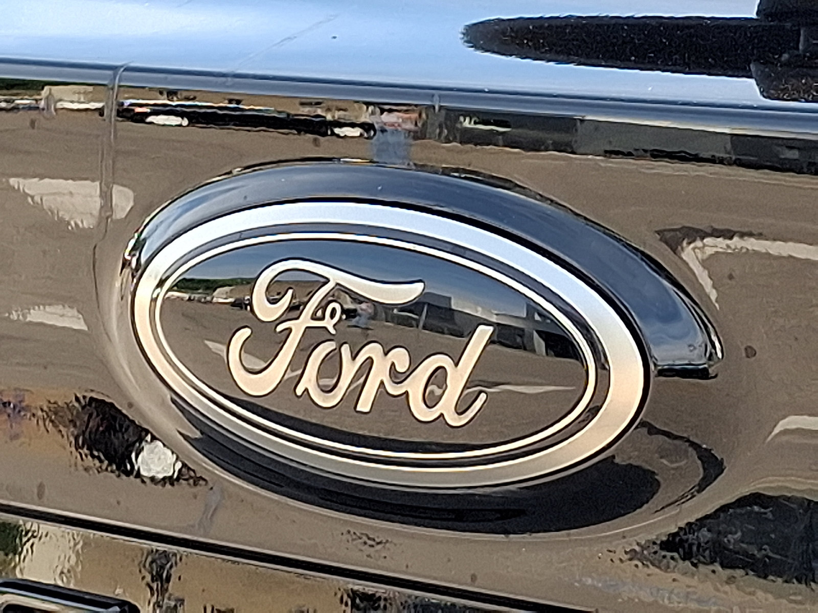 Certified 2022 Ford Edge SE w/ Black Appearance Package AWD/4WD image 29