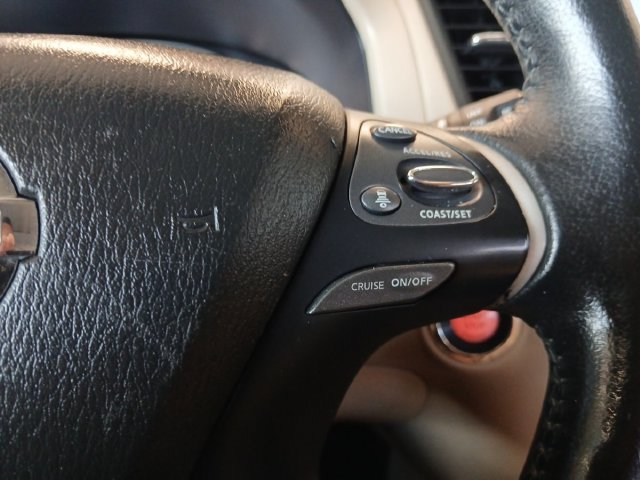 Used 2020 Nissan Pathfinder Platinum FWD image 7