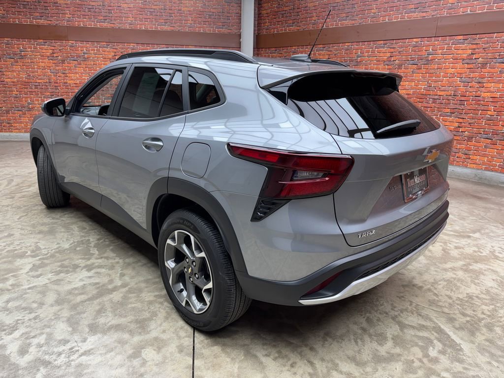 Used 2024 Chevrolet Trax LT w/ LT Convenience Package video 2