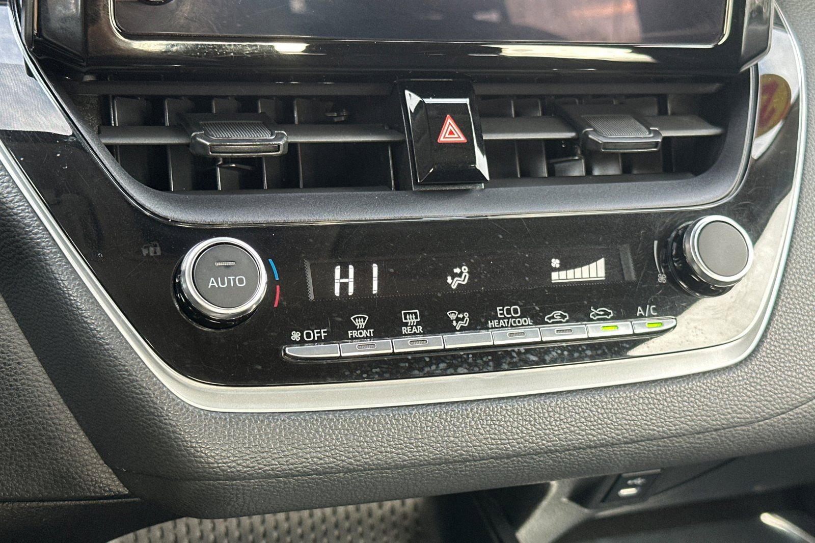 Used 2023 Toyota Corolla LE FWD image 15