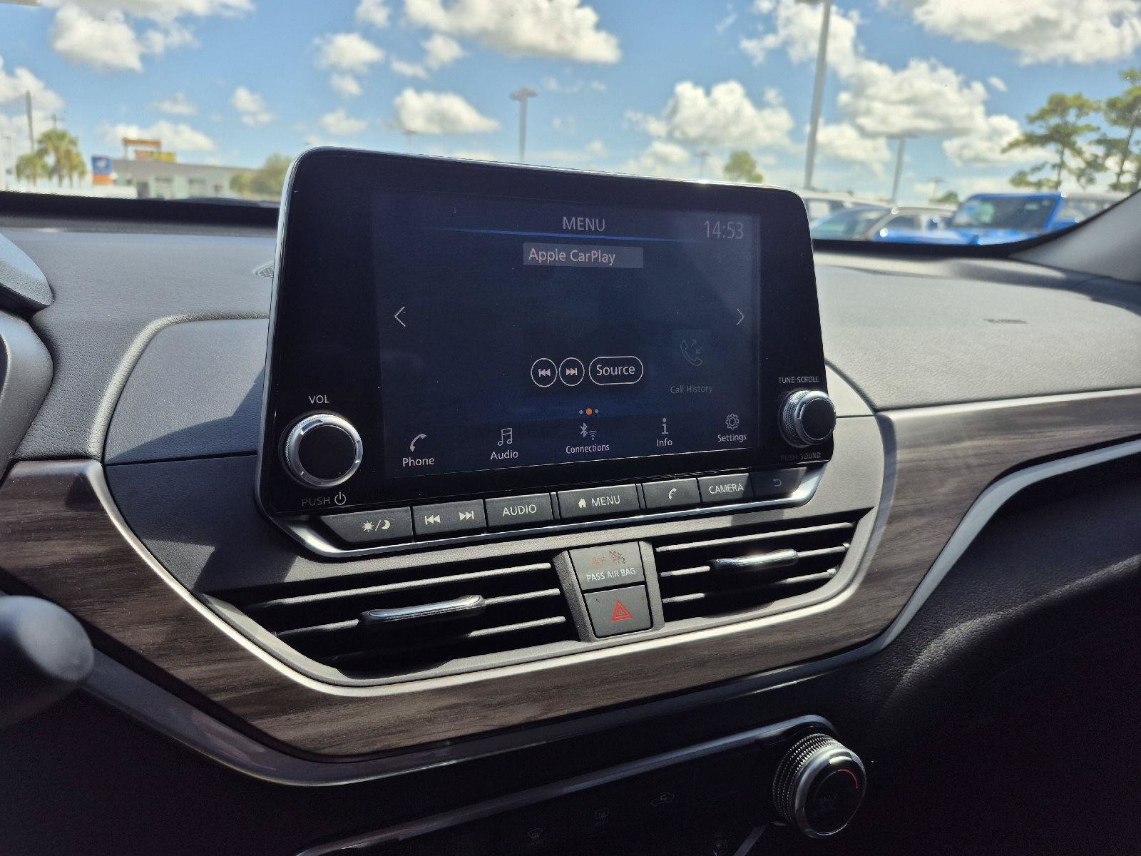 Used 2023 Nissan Altima 2.5 SV FWD image 3