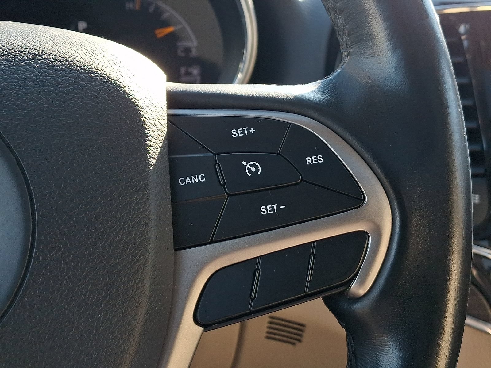 Used 2021 Jeep Grand Cherokee Limited w/ Luxury Group II AWD/4WD image 24
