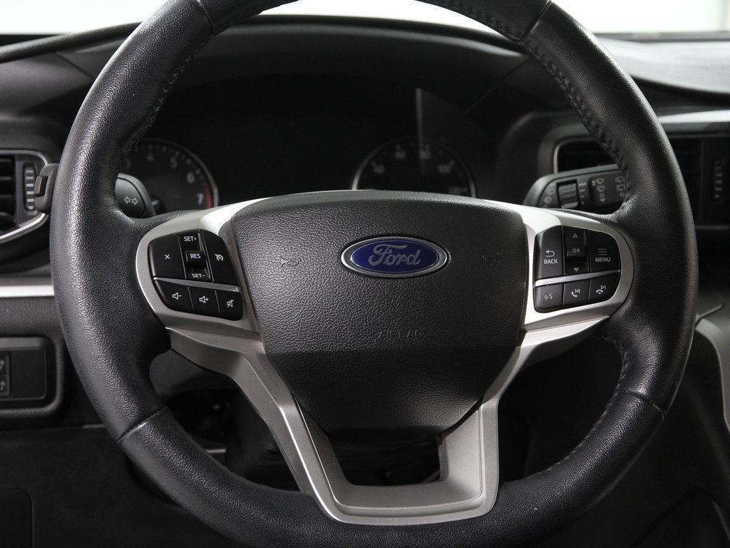 Certified 2022 Ford Explorer XLT w/ Equipment Group 202A image 9