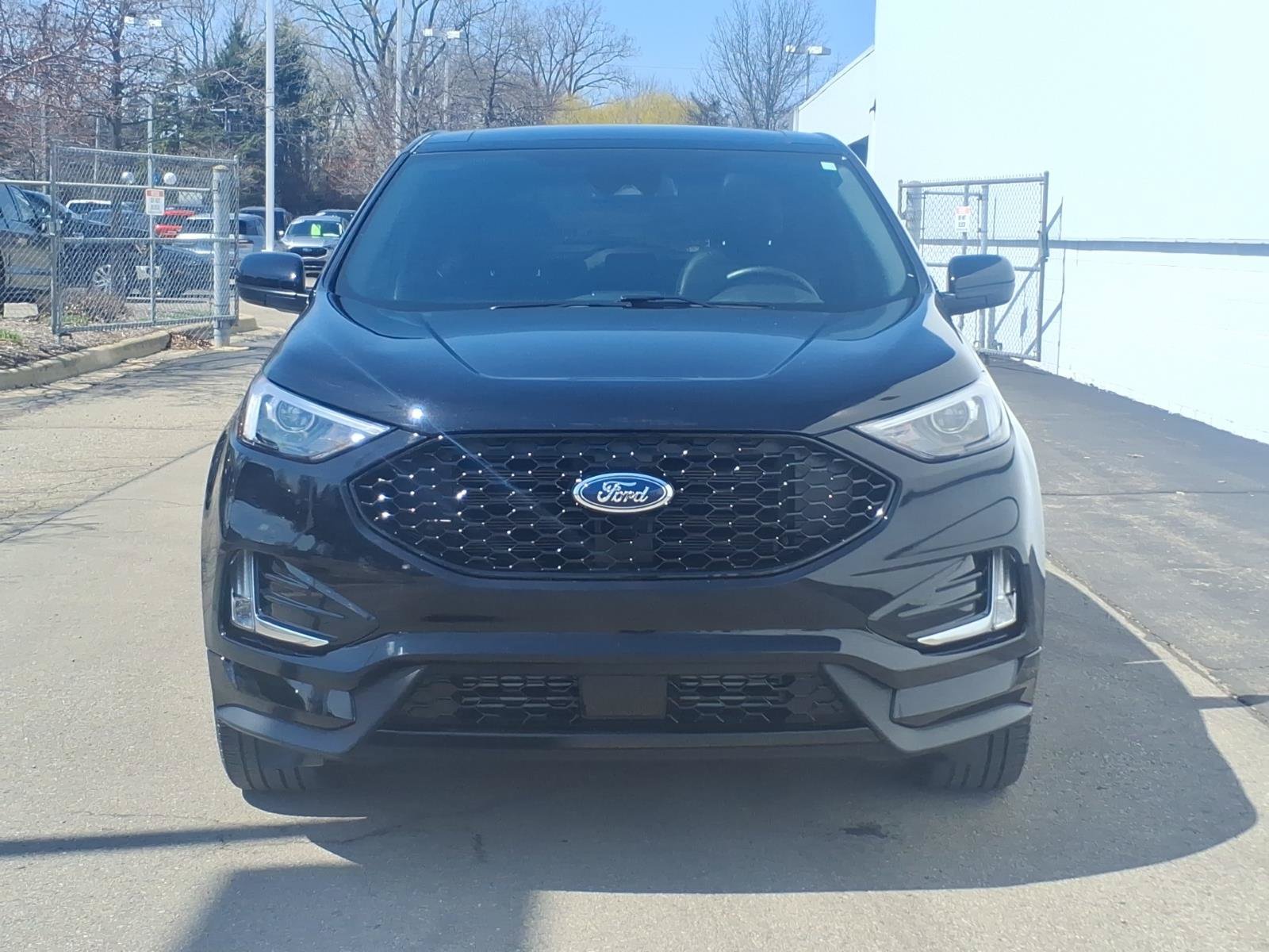 Certified 2024 Ford Edge ST-Line AWD/4WD image 2