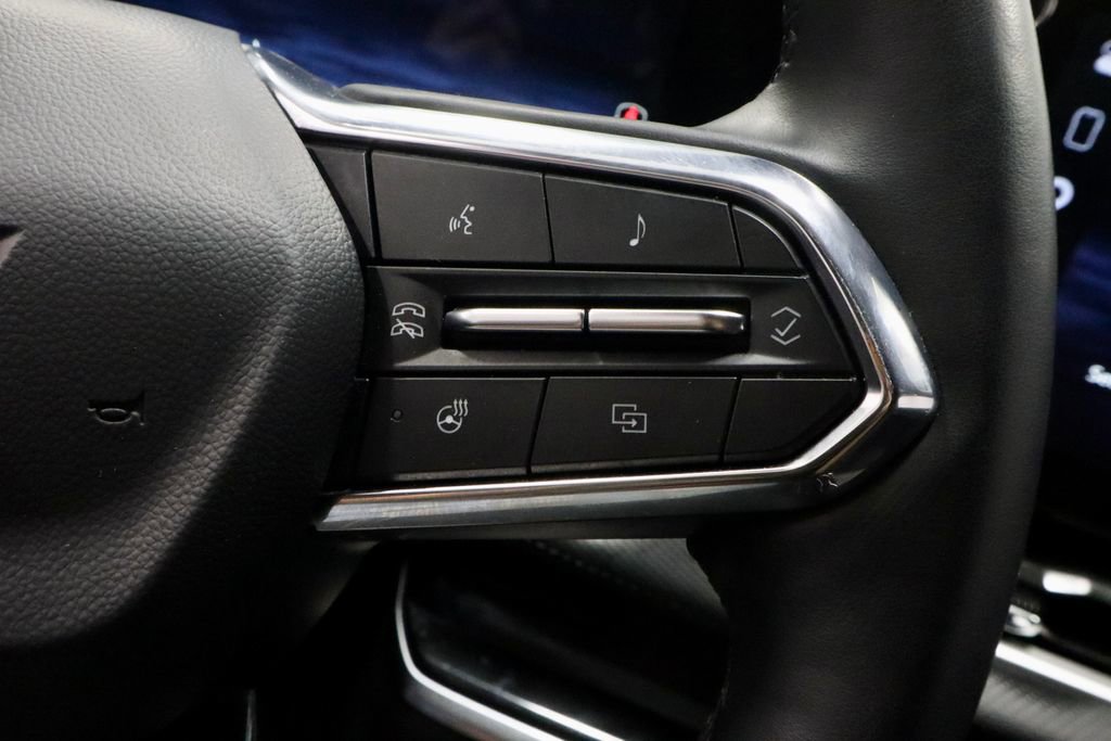 Used 2025 Chevrolet Equinox LT FWD image 28