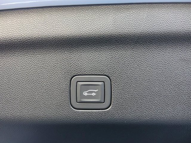 Used 2026 GMC Yukon Denali Ultimate AWD/4WD image 36