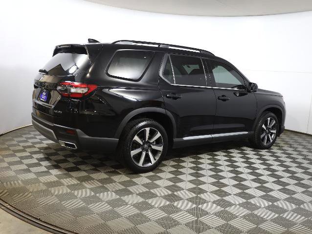 Used 2024 Honda Pilot Touring image 4