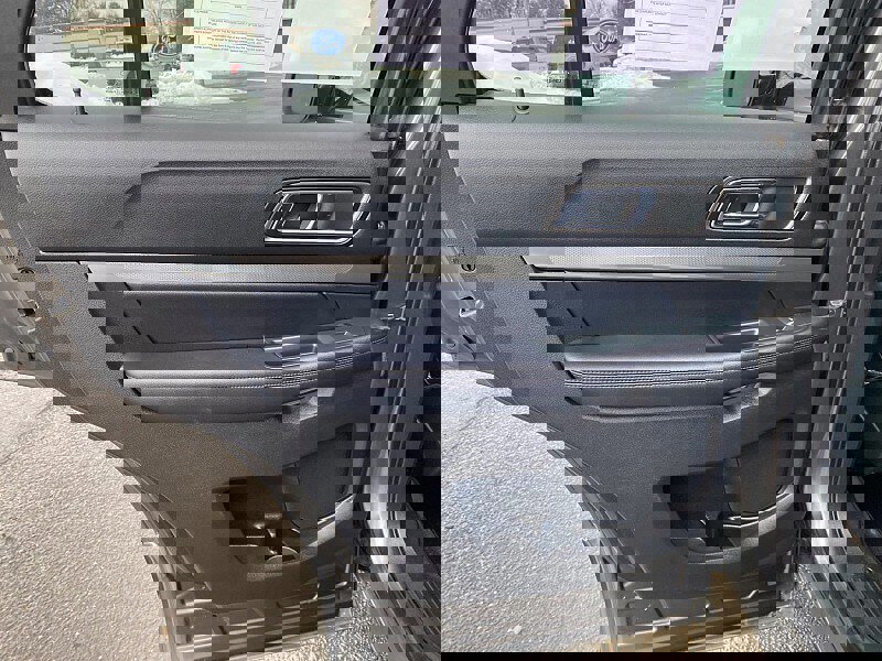 Certified 2018 Ford Explorer XLT w/ Equipment Group 202A image 36