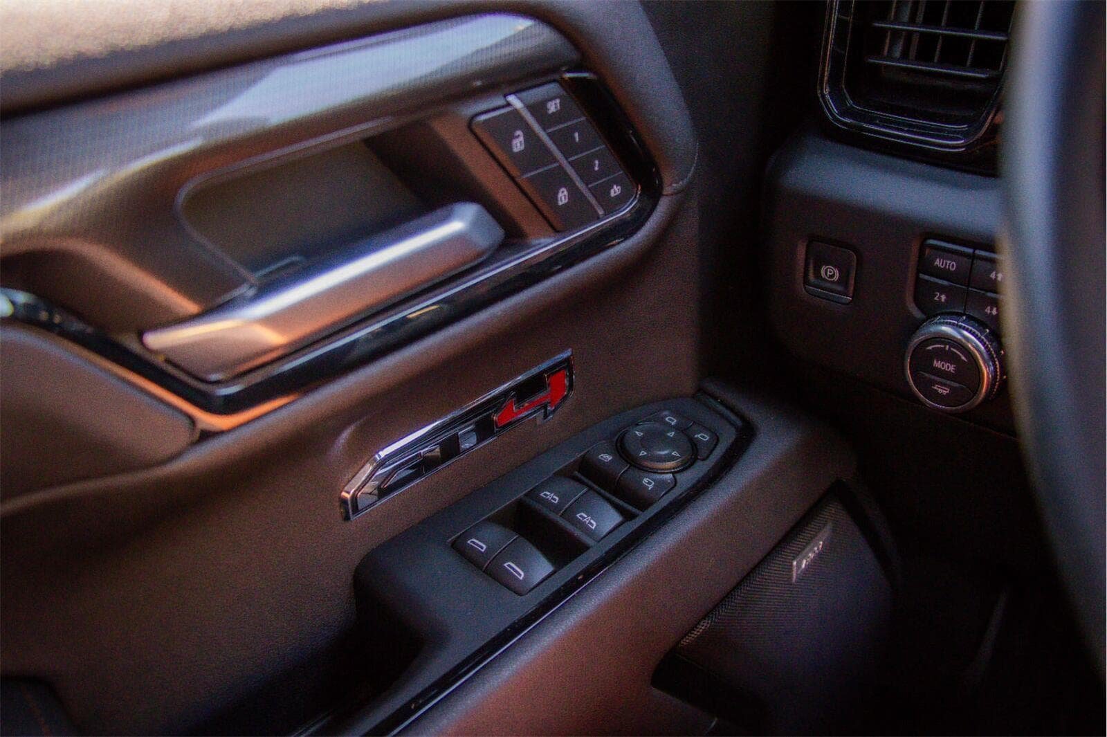 Used 2025 GMC Sierra 1500 AT4 w/ AT4 Premium Package AWD/4WD image 10