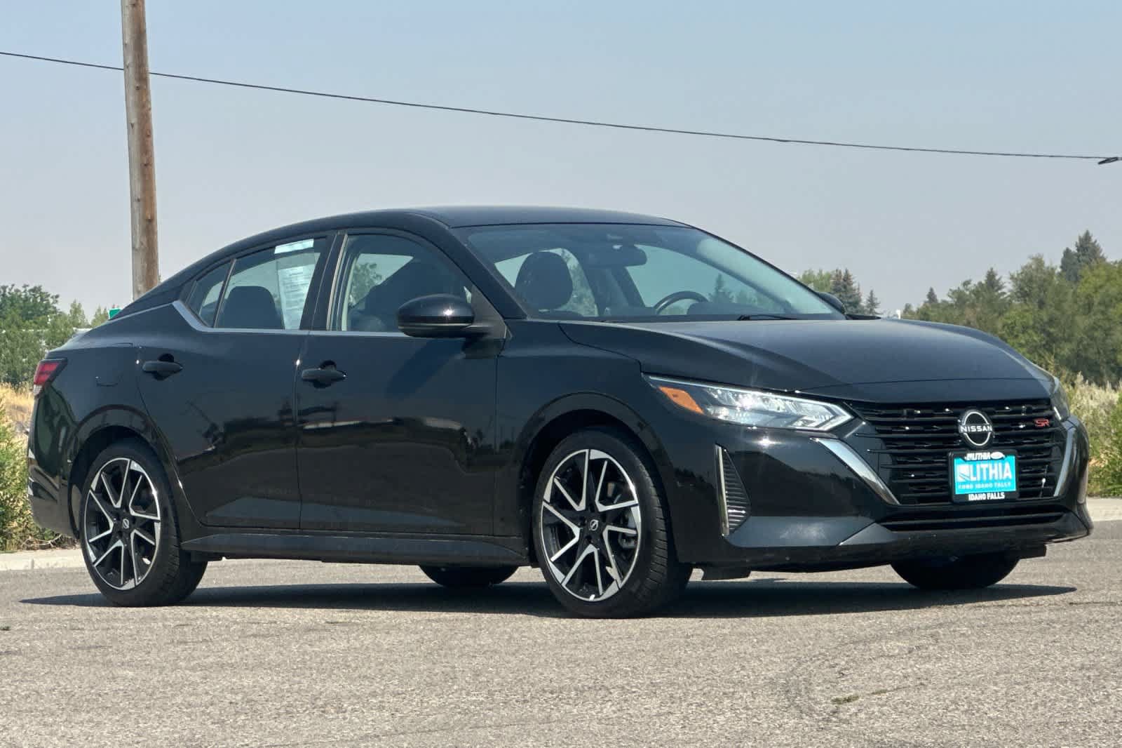 Used 2025 Nissan Sentra SR FWD image 9